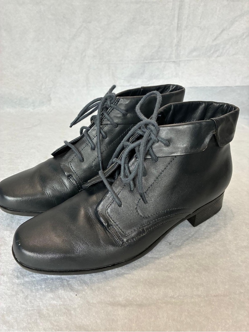 Liz Baker Black Leather Lace-Up Ankle Boots